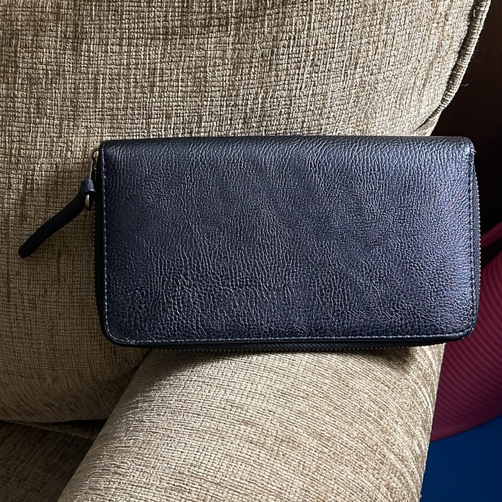 Black 4.5” X 8” Wristlet Wallet (New)